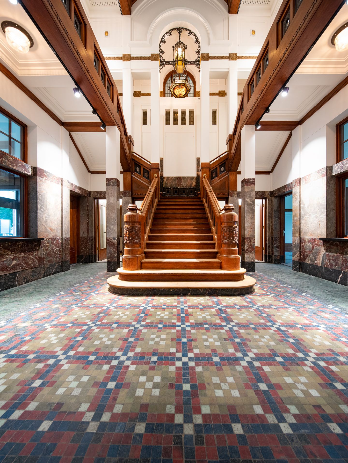 View photo 4 of Parklaan 8