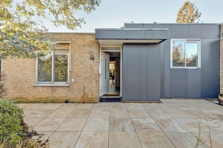 Photo 4 of Goedroenstraat 38