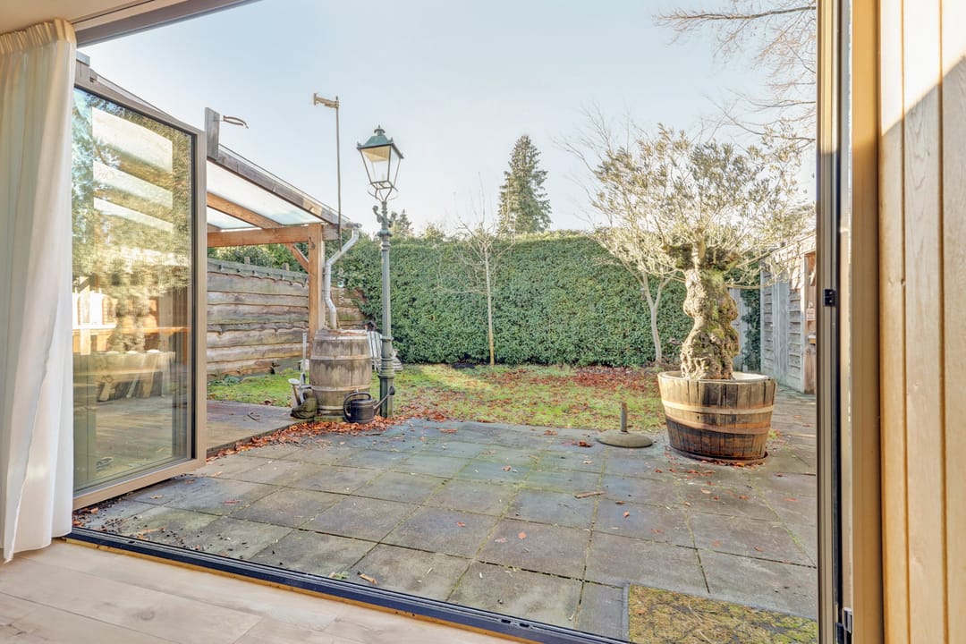 Photo 32 of Goedroenstraat 38