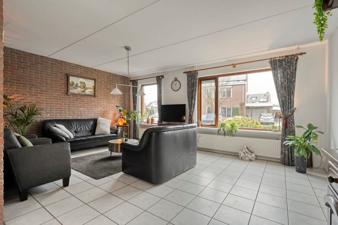 Photo 8 of Van Laakstraat 12