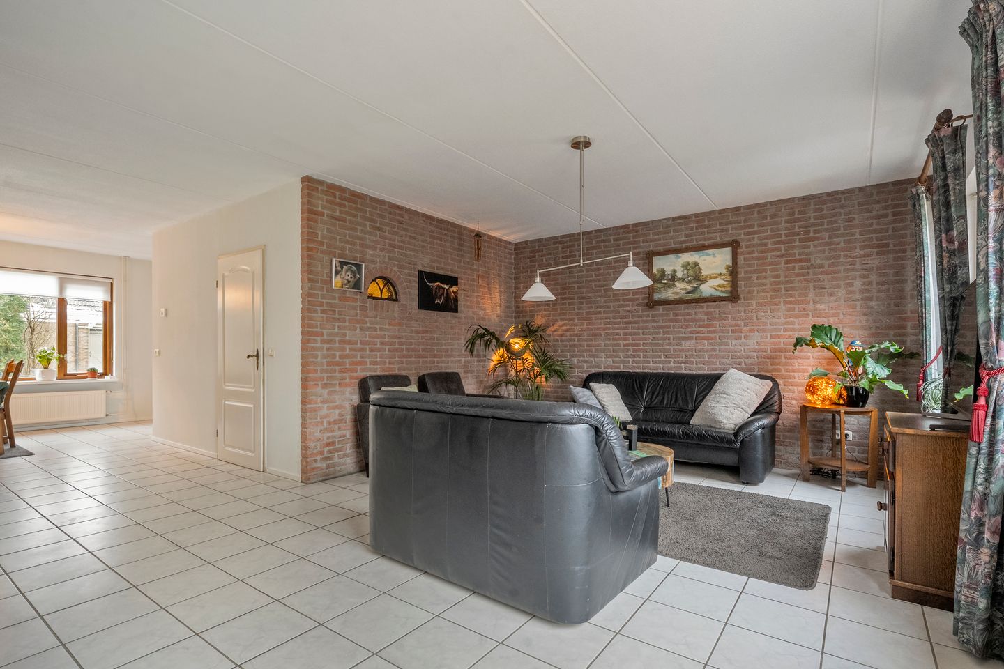 Photo 10 of Van Laakstraat 12