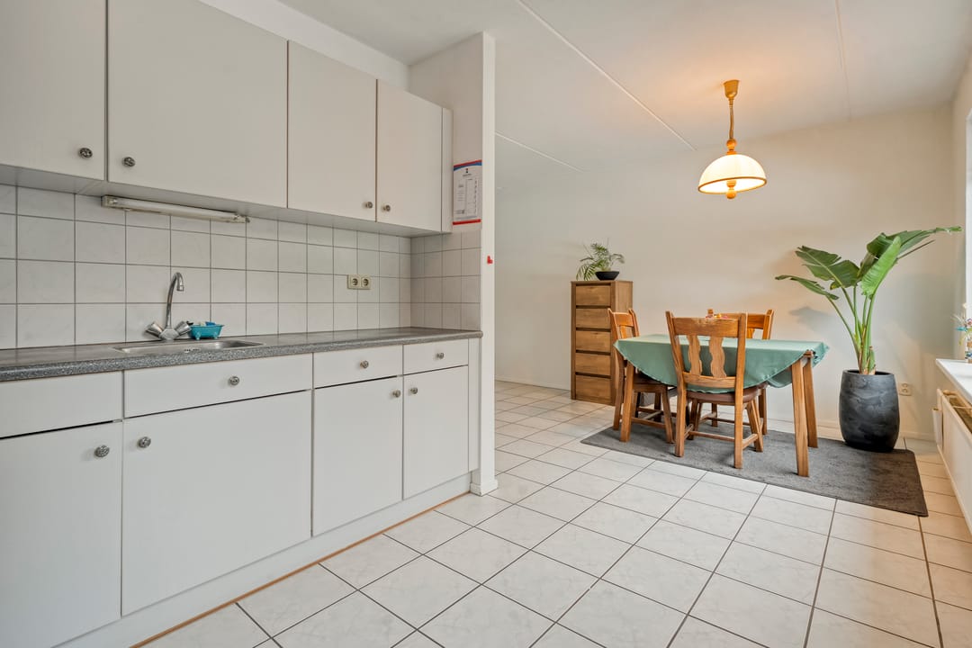 Photo 17 of Van Laakstraat 12