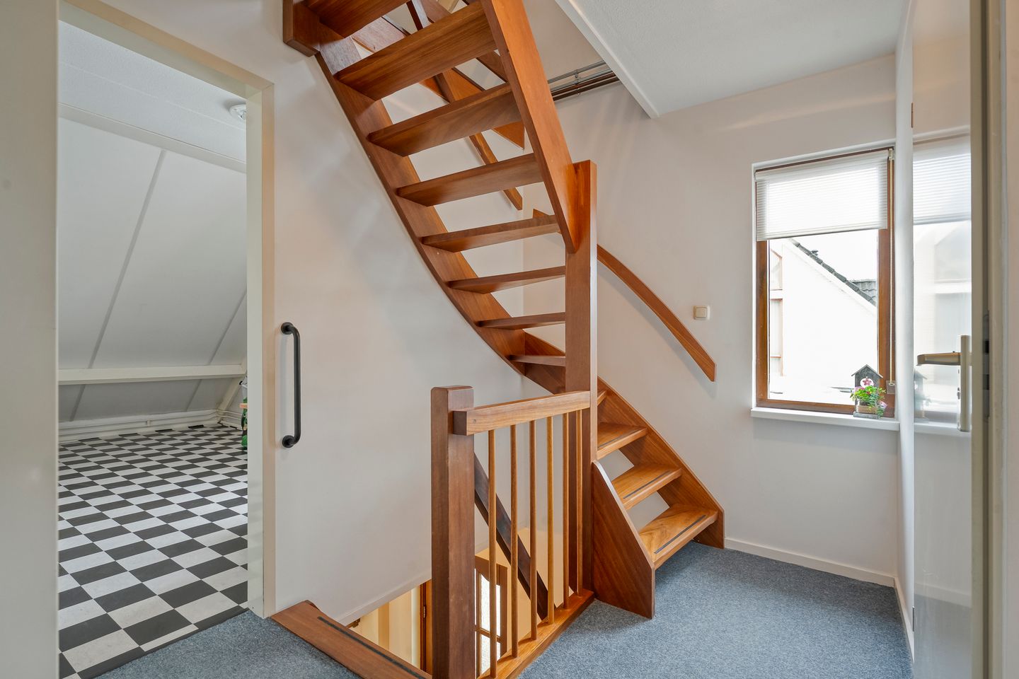 Photo 19 of Van Laakstraat 12