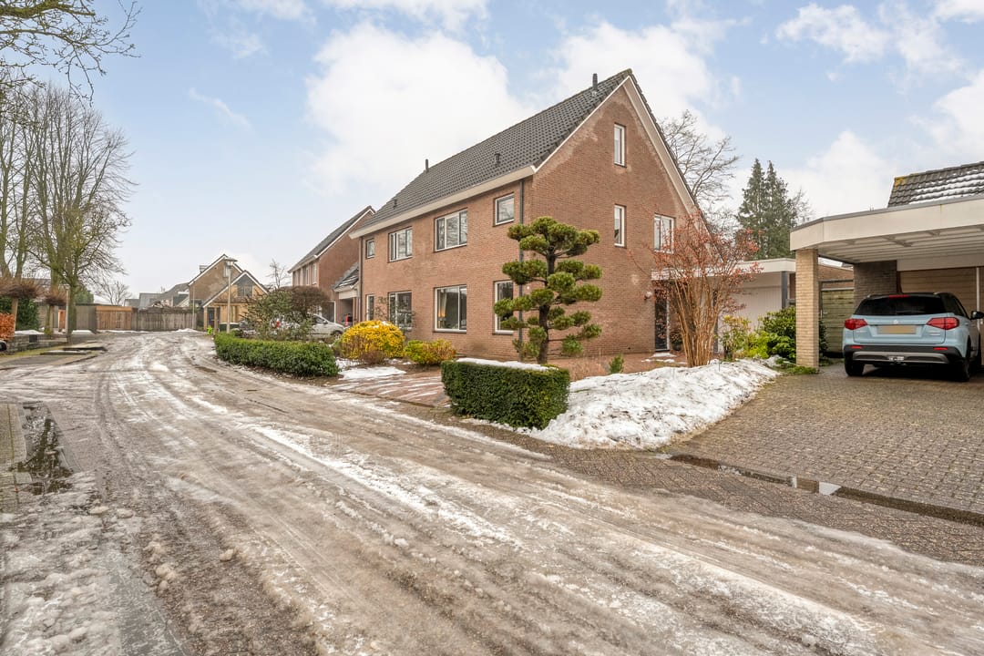 Photo 41 of Van Laakstraat 12