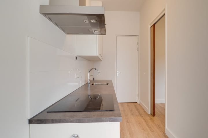 Photo 6 of Kanaalweg 95-1