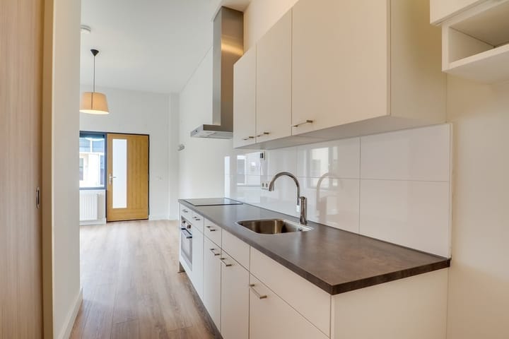 Photo 7 of Kanaalweg 95-1