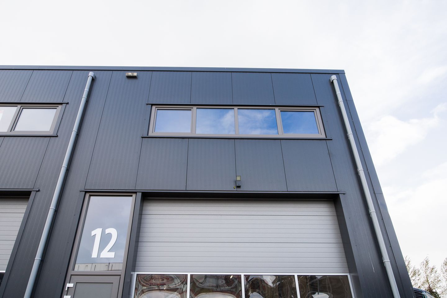 View photo 2 of De Kooihoek 12