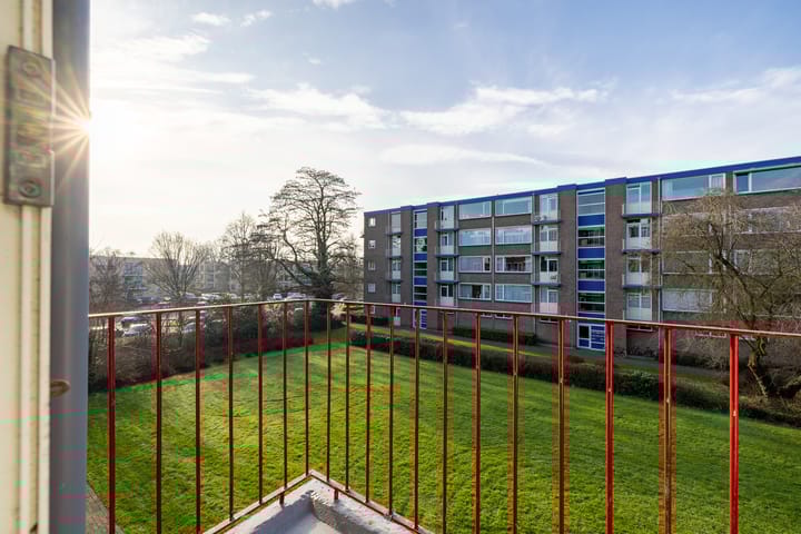 Photo 10 of van Hogendorplaan 40-C