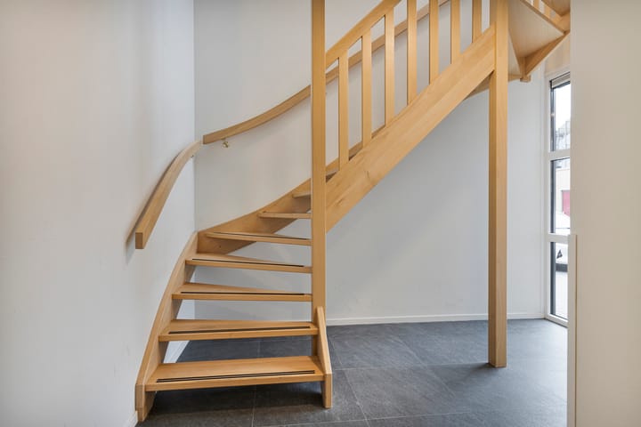 Photo 12 of Spoorstraat 38-H