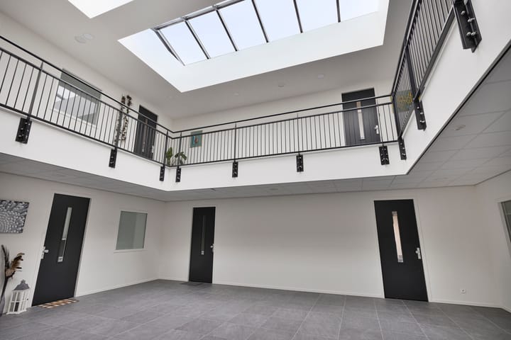 Photo 14 of Spoorstraat 38-H