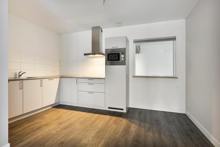 Photo 23 of Spoorstraat 38-H