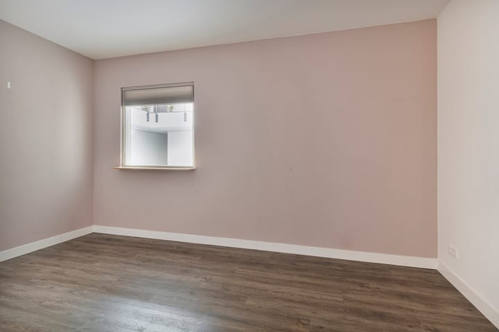 Photo 33 of Spoorstraat 38-H