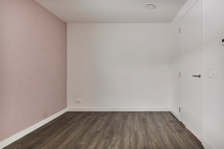 Photo 34 of Spoorstraat 38-H