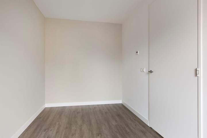 Photo 36 of Spoorstraat 38-H