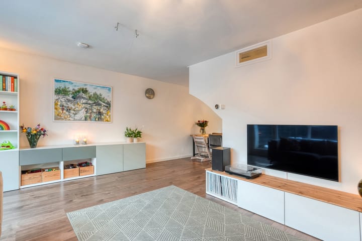 Foto 12 van Bremenstraat 68