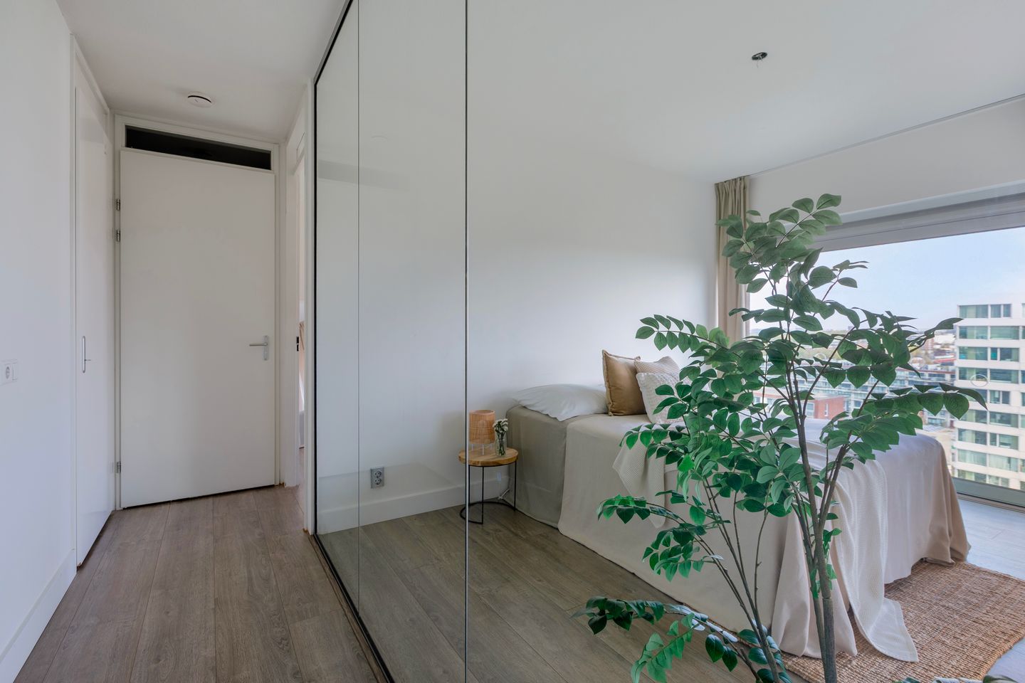 Photo 10 of Jan van Zutphenstraat 653