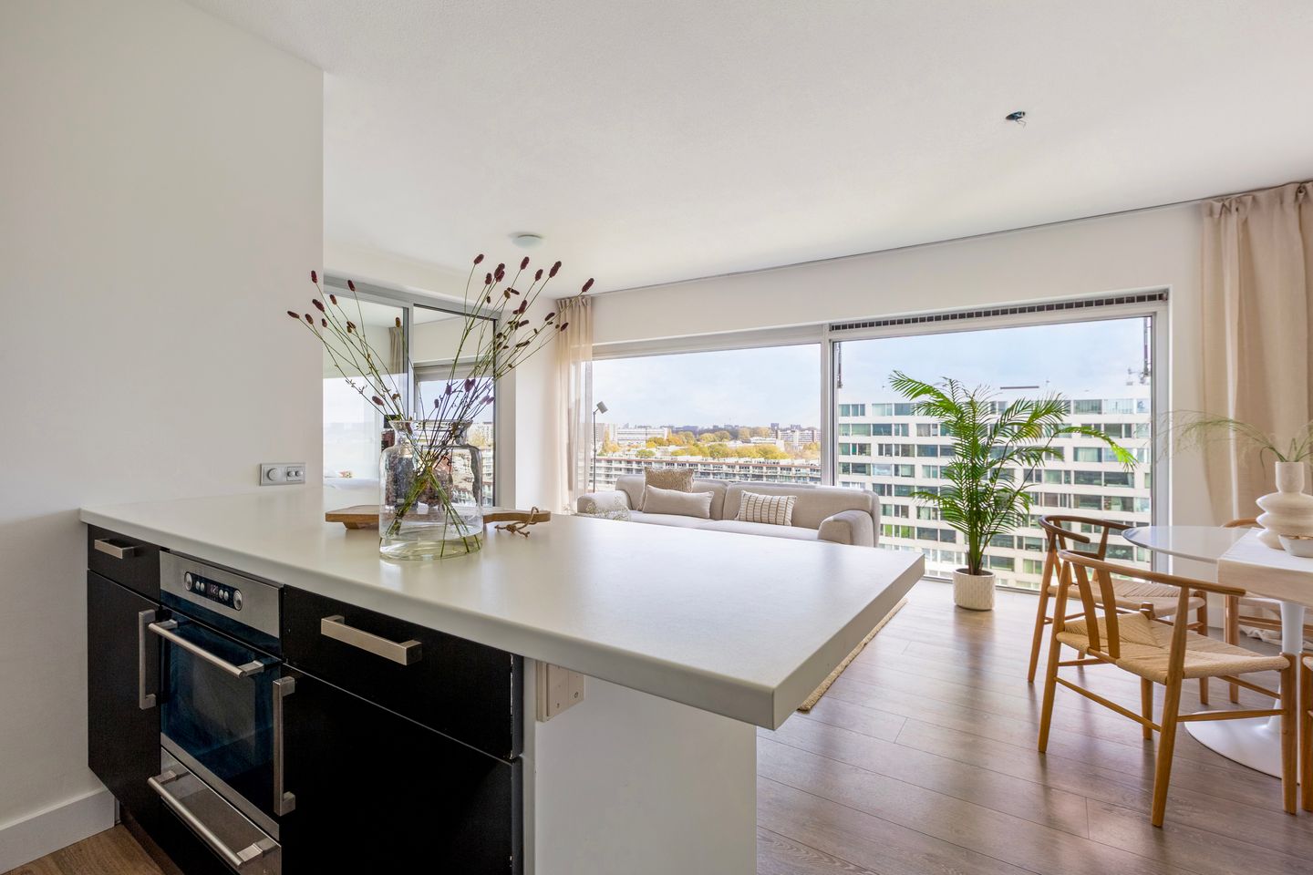 Photo 14 of Jan van Zutphenstraat 653