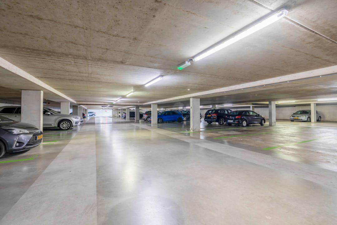 Photo 32 of Jan van Zutphenstraat 653