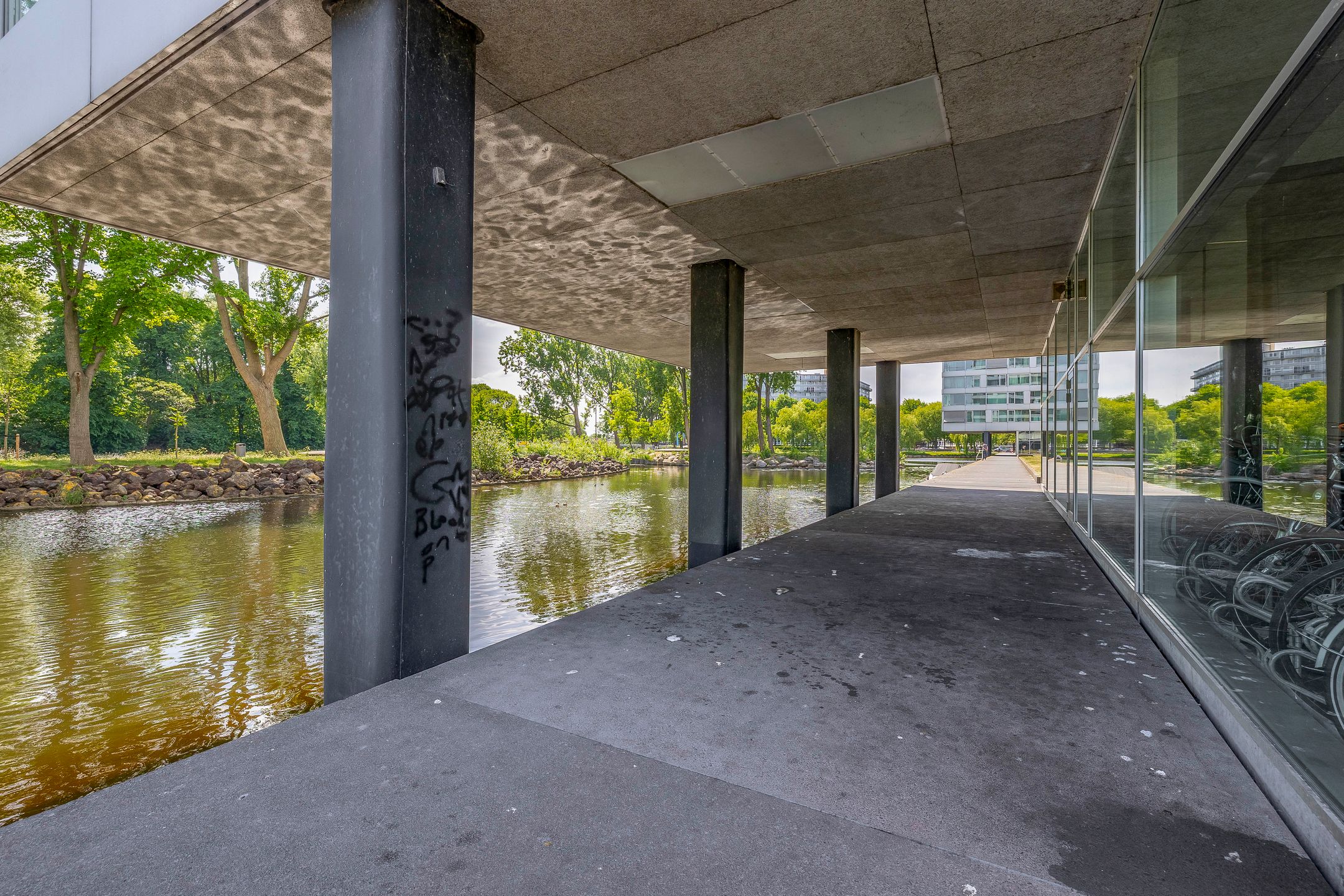 Photo 33 of Jan van Zutphenstraat 653