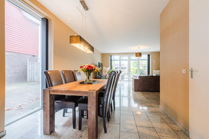 Hoekwoning te koop: Stavangerstraat 84, 'S-Gravenhage