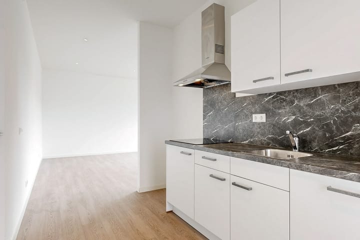 Foto 3 van Julianalaan 15-A6