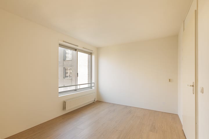 Foto 19 van Efua Sutherlandstraat 51