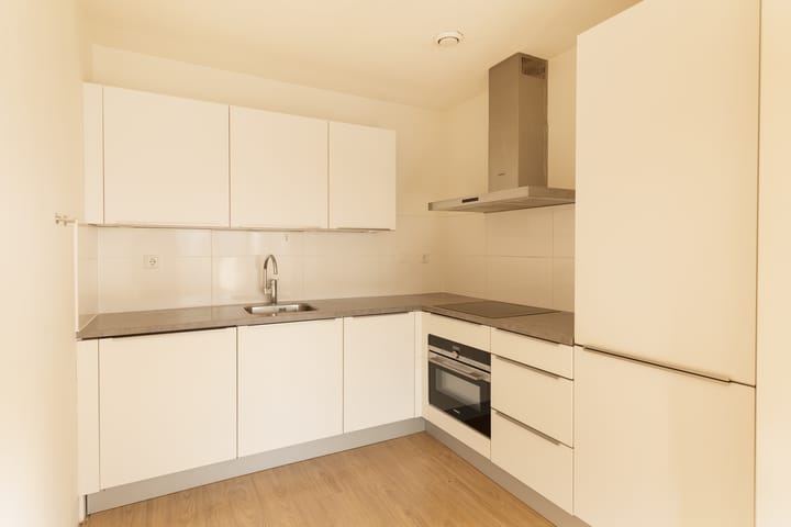 Foto 13 van Efua Sutherlandstraat 51