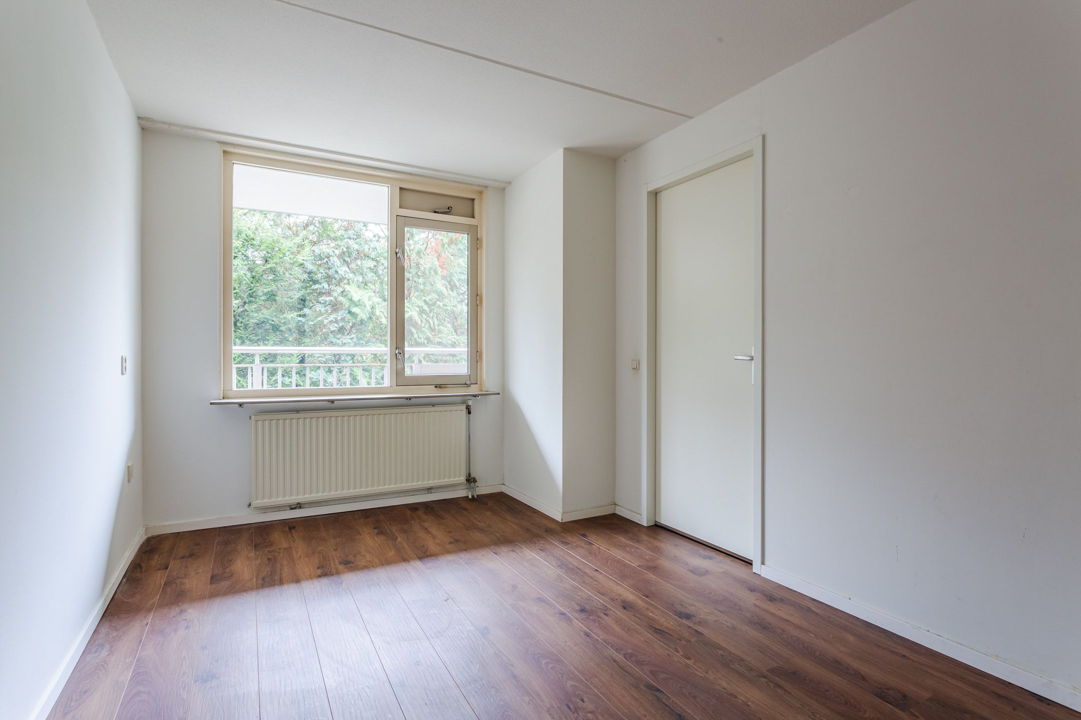 Photo 6 of Valkenierstraat 27