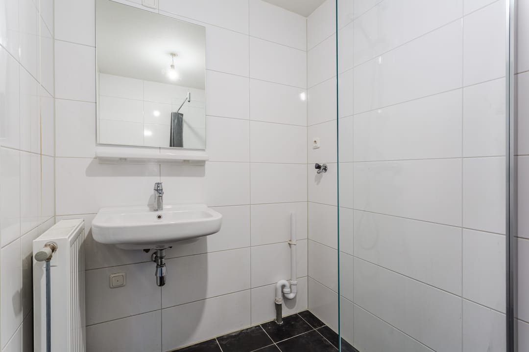 Photo 11 of Valkenierstraat 27