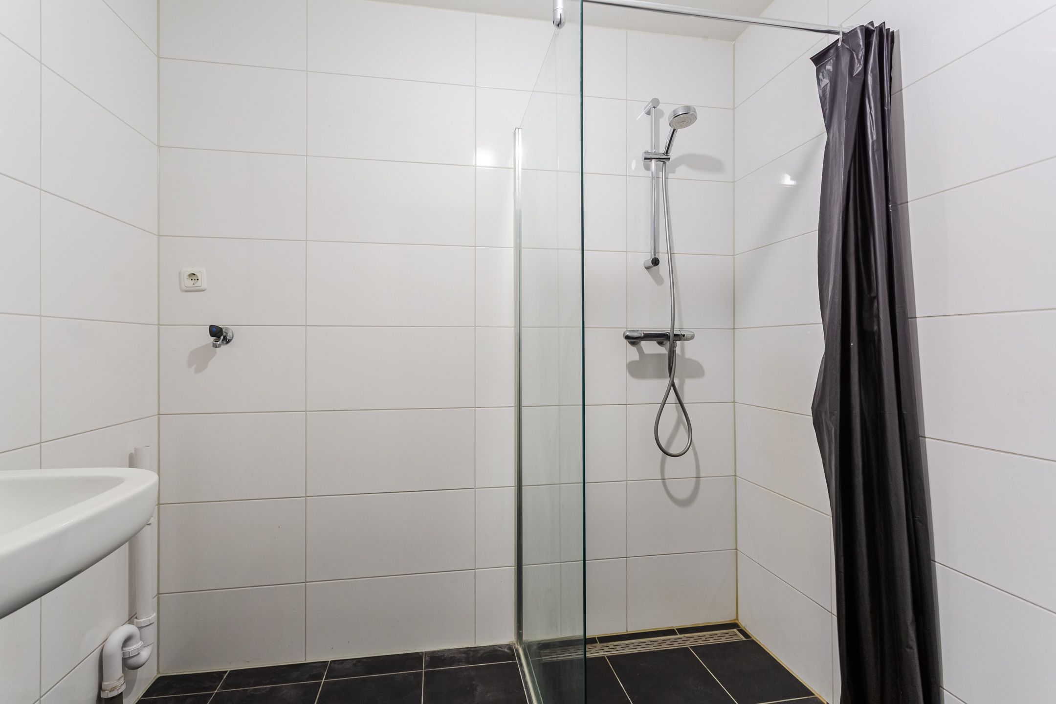 Photo 12 of Valkenierstraat 27