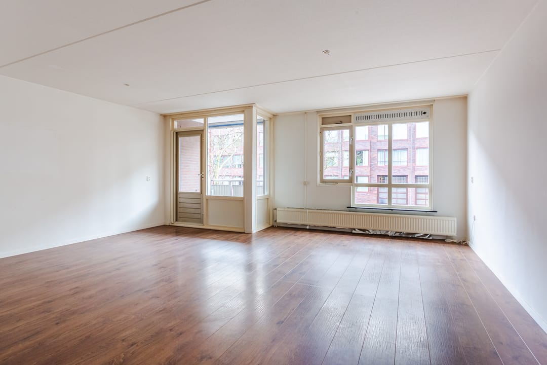 Photo 13 of Valkenierstraat 27