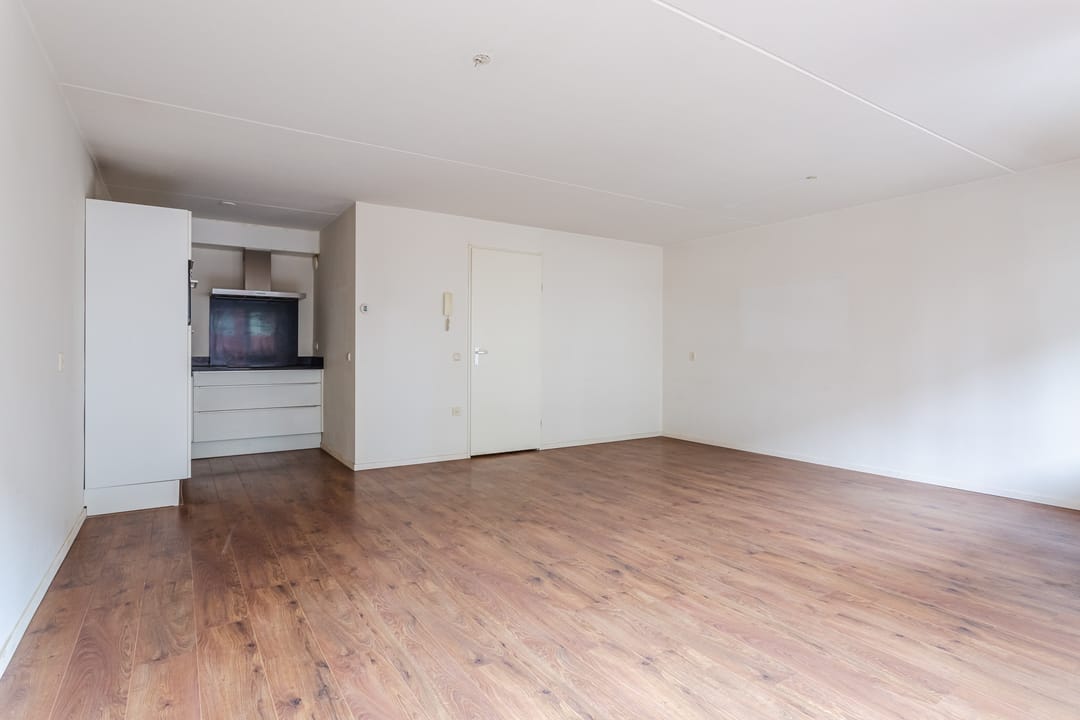 Photo 16 of Valkenierstraat 27