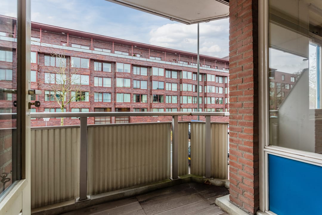 Photo 17 of Valkenierstraat 27