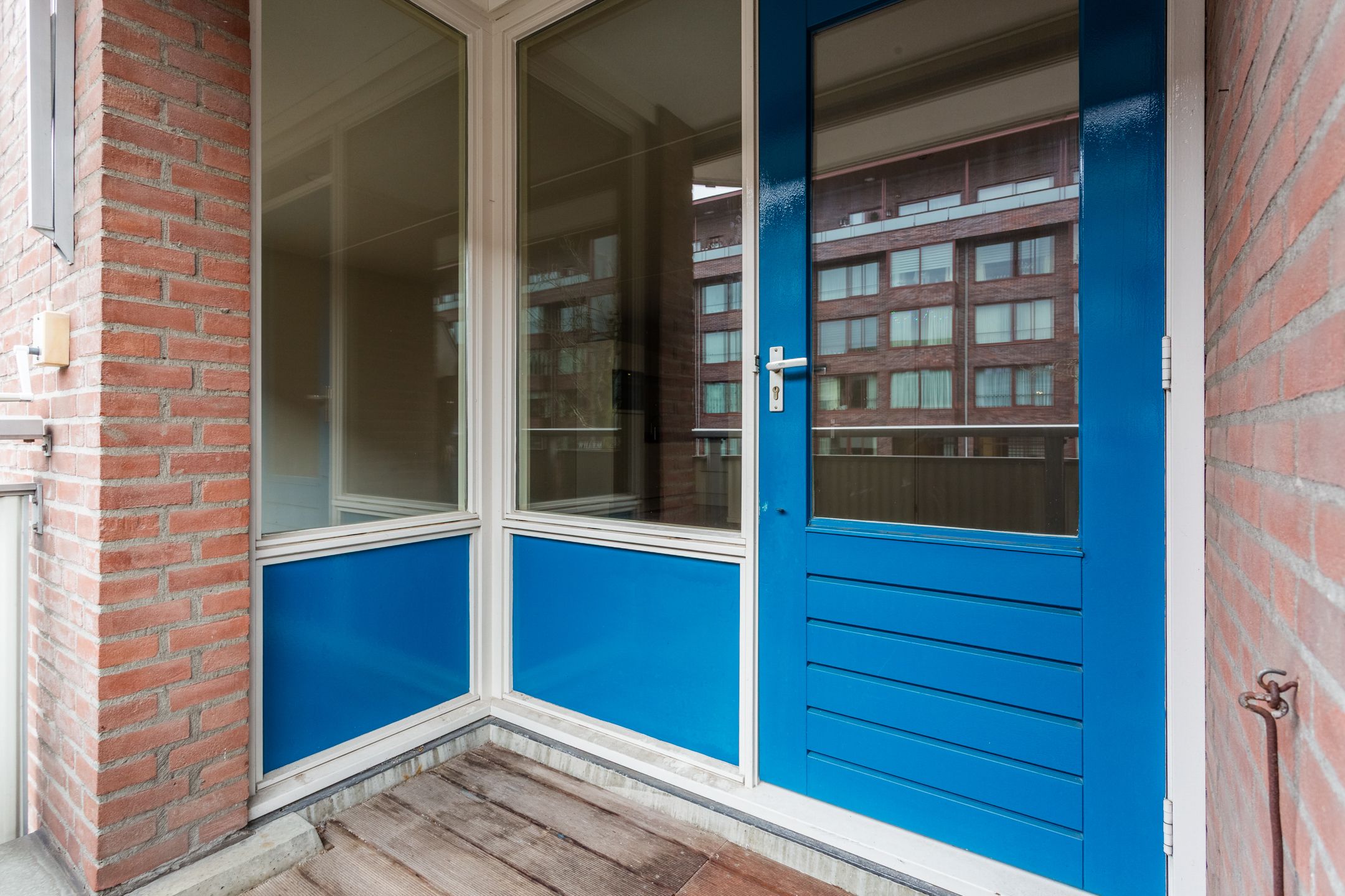 Photo 18 of Valkenierstraat 27