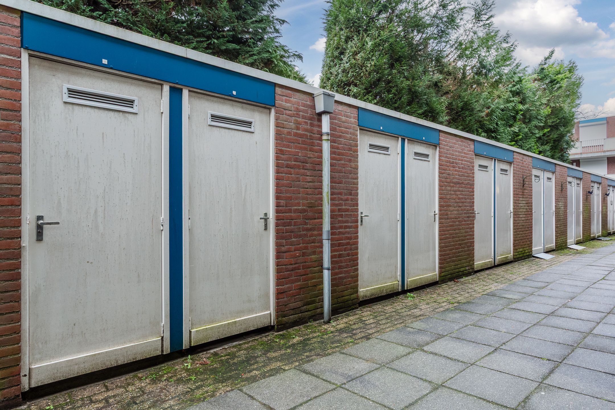 Photo 21 of Valkenierstraat 27