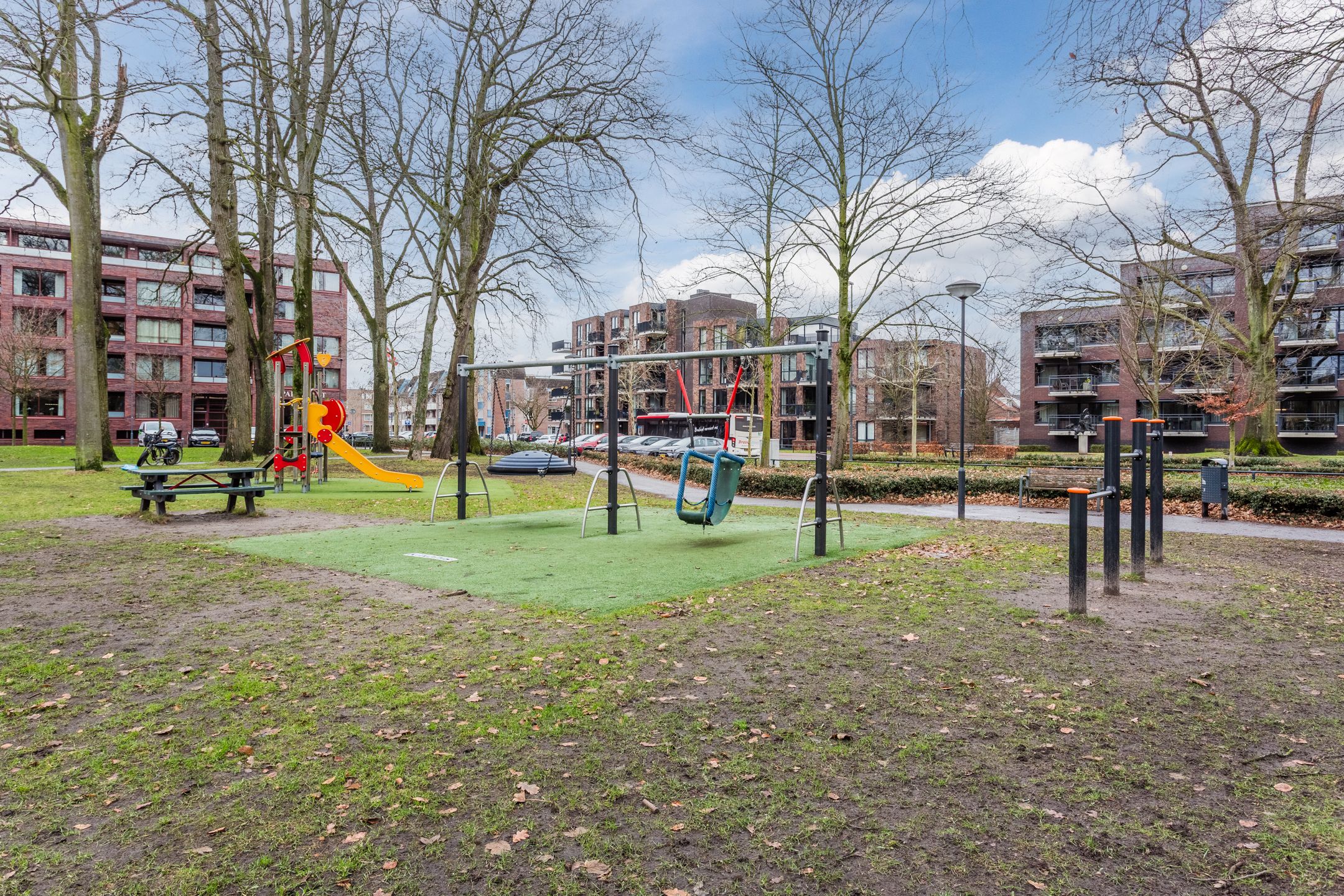 Photo 24 of Valkenierstraat 27