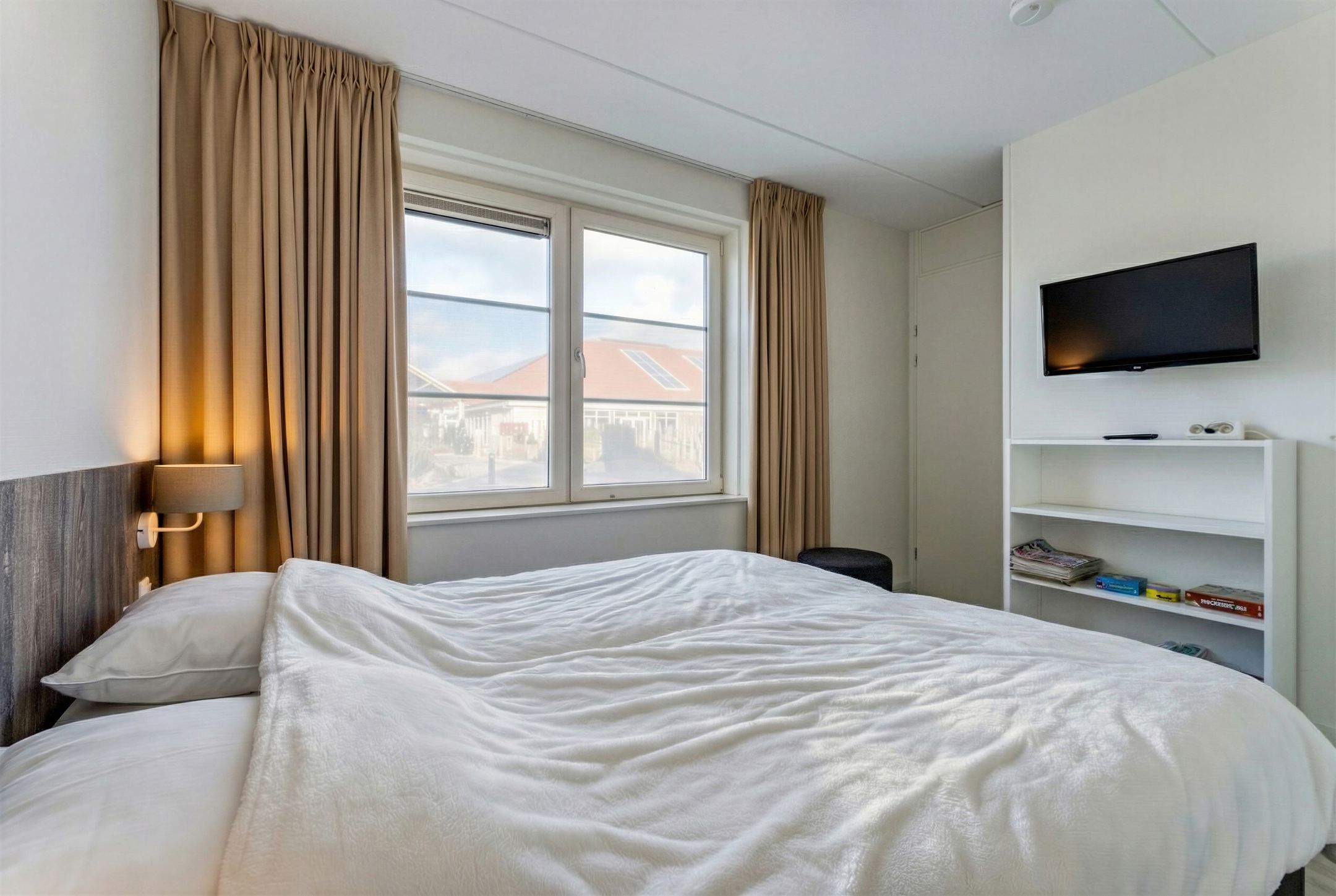 Foto 12 van Zeedijk 24-128