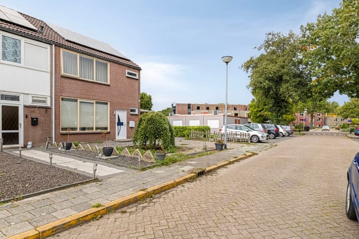 Photo 2 of Eikenlaan 32