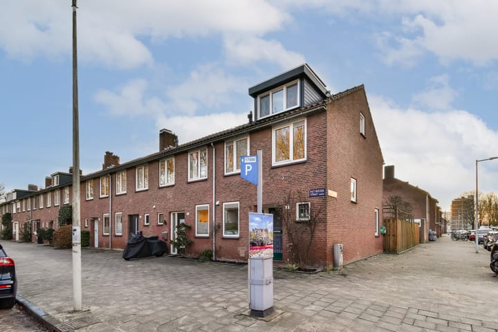 Photo 25 of Piet Wiedijkstraat 4