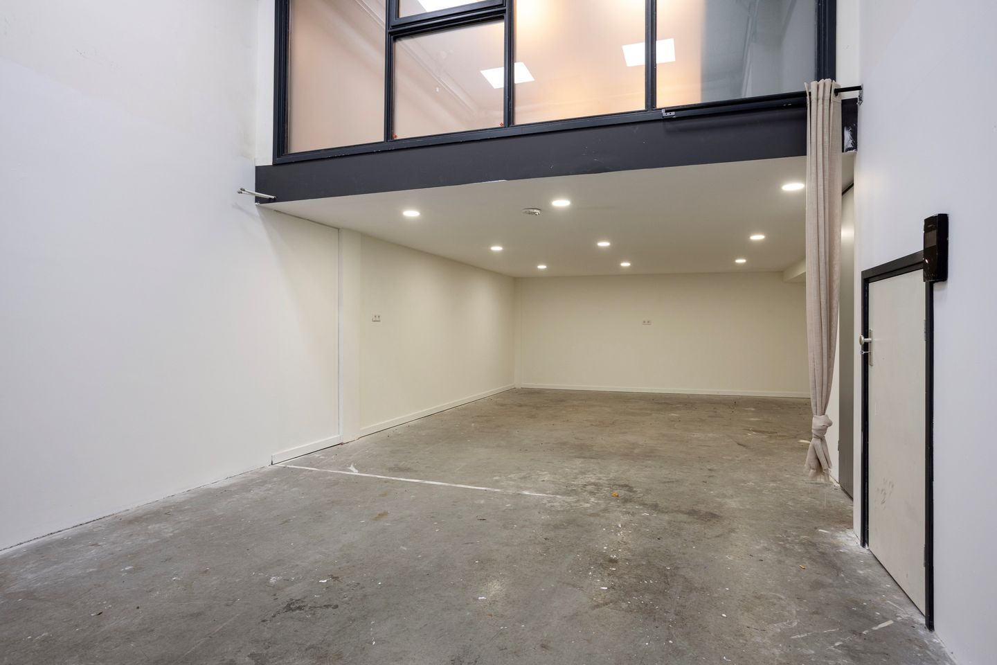 View photo 2 of Tokyostraat 17-B