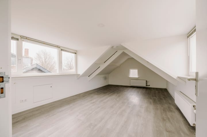 Photo 23 of Begoniastraat 60