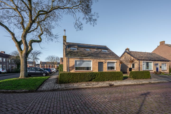 Foto 2 van Meekrapstraat 1