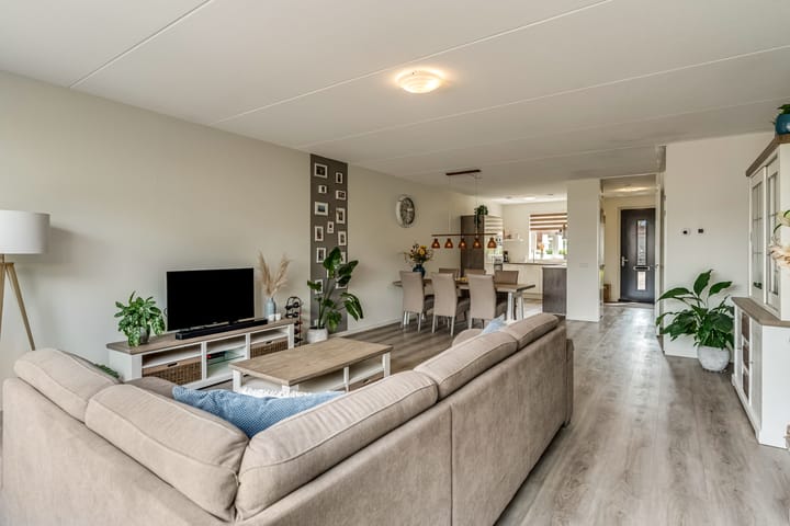 Foto 9 van Lucebertstraat 7