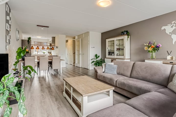 Foto 10 van Lucebertstraat 7