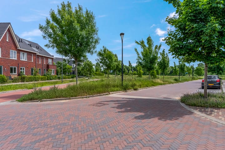 Foto 32 van Lucebertstraat 7