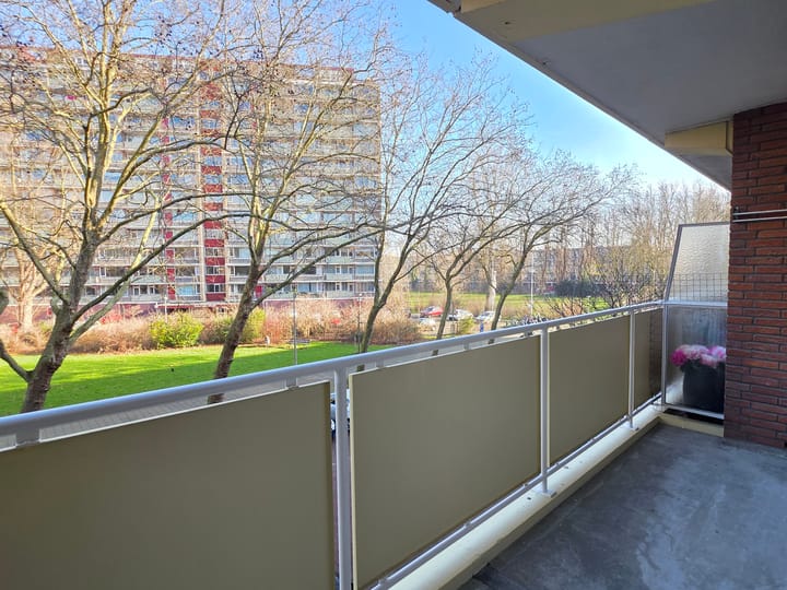 Photo 9 of Uitgeeststraat 18