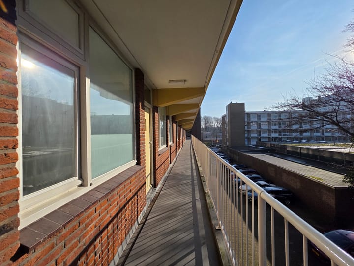 Photo 23 of Uitgeeststraat 18