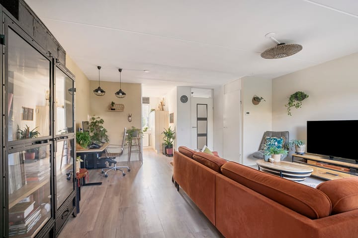 Photo 3 of Reuvekampstraat 24