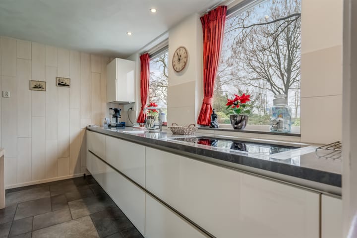 Foto 19 van Professor van der Leeuwplantsoen 27