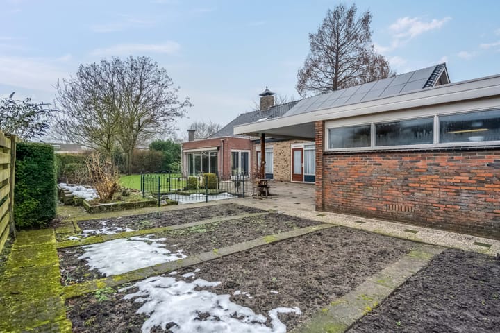 Foto 43 van Professor van der Leeuwplantsoen 27